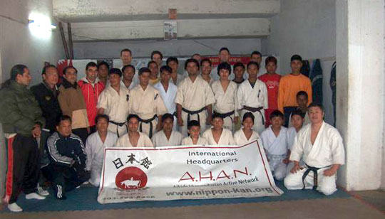 Nippon Kan Kancho Gaku Homma and a delegation of eight Nippon Kan student staff members visited Nepal and India in late January and early February, 2006.